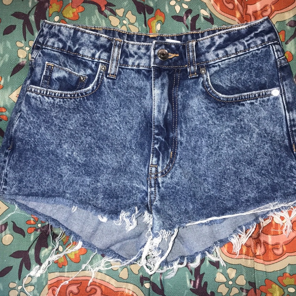 High wasted shorts